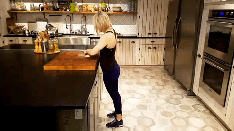 easy exercises-in-the-kitchen-calf-raises-HelloFresh 