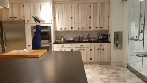 easy exercises-in-the-kitchen-handstand-HelloFresh