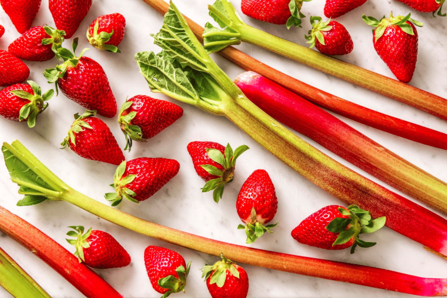 strawberry rhurbarb-spring-fruit-hellofresh