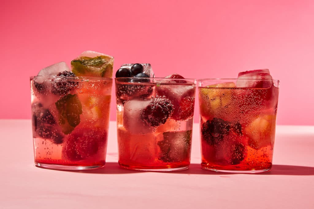 rosé-cocktails-HelloFresh-Wine-Club-sangria-ice-cubes