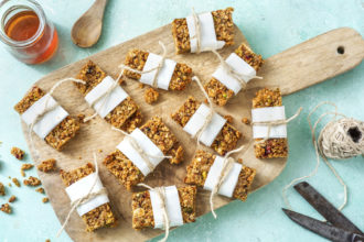 How to Make Granola Bars From Scratch